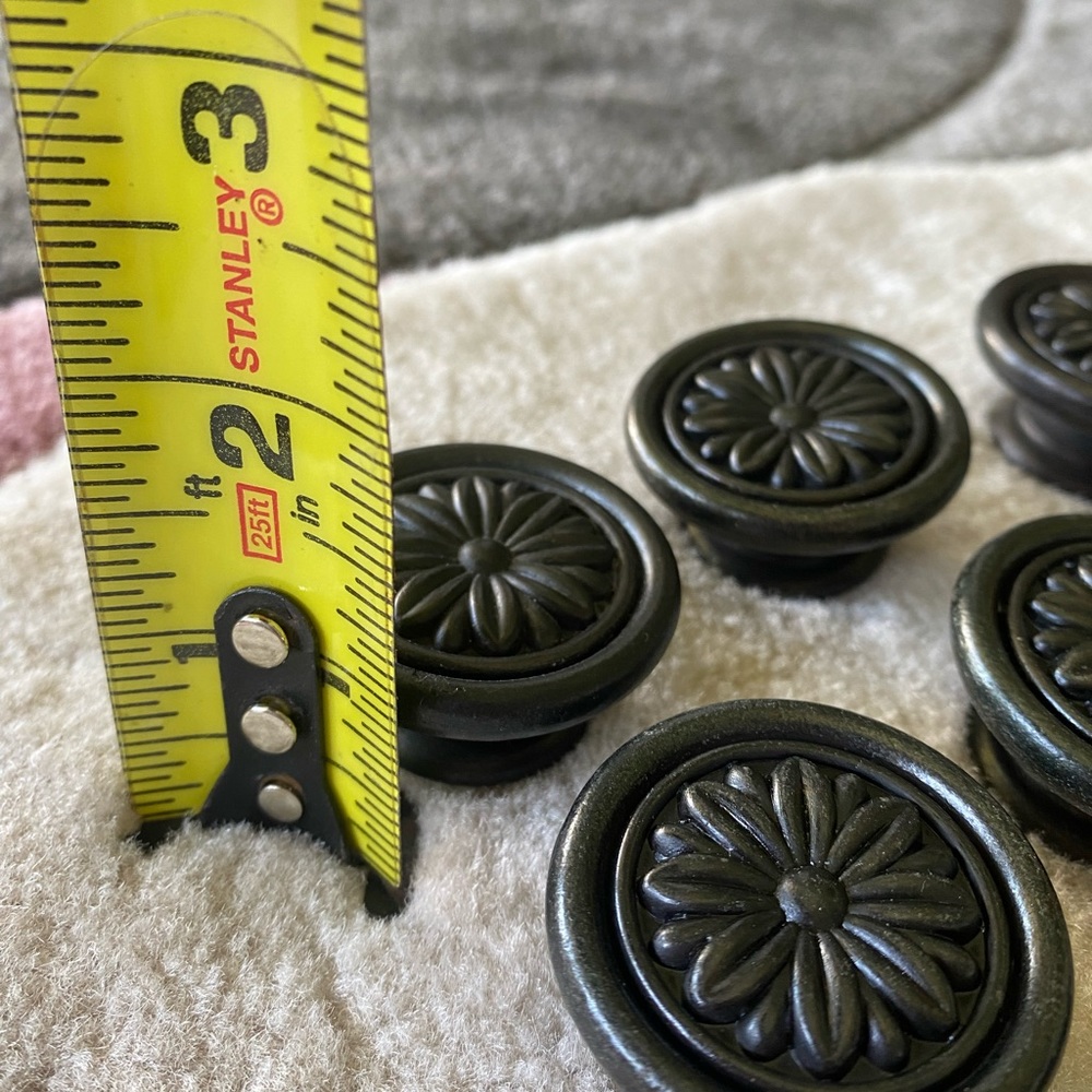 Cabinet drawer knobs - Picture 3 of 5
